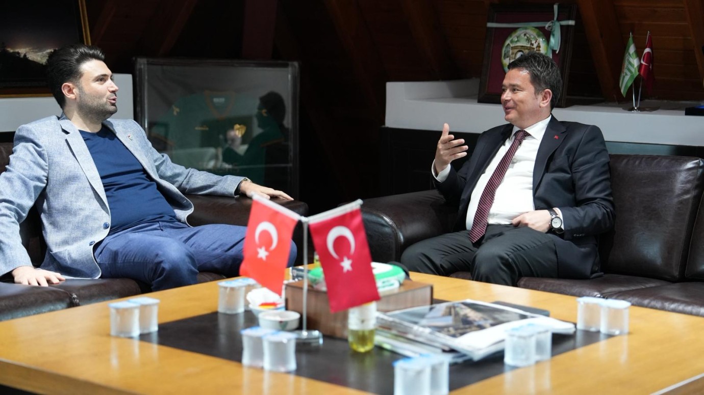 Bursaspor'dan Osmangazi'ye övgü: Erkan Aydın başkanımız her zaman yanımızda