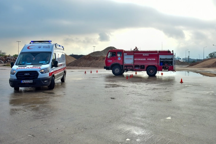 Bursa’da şoförlere defansif ve ileri sürüş eğitimi verildi