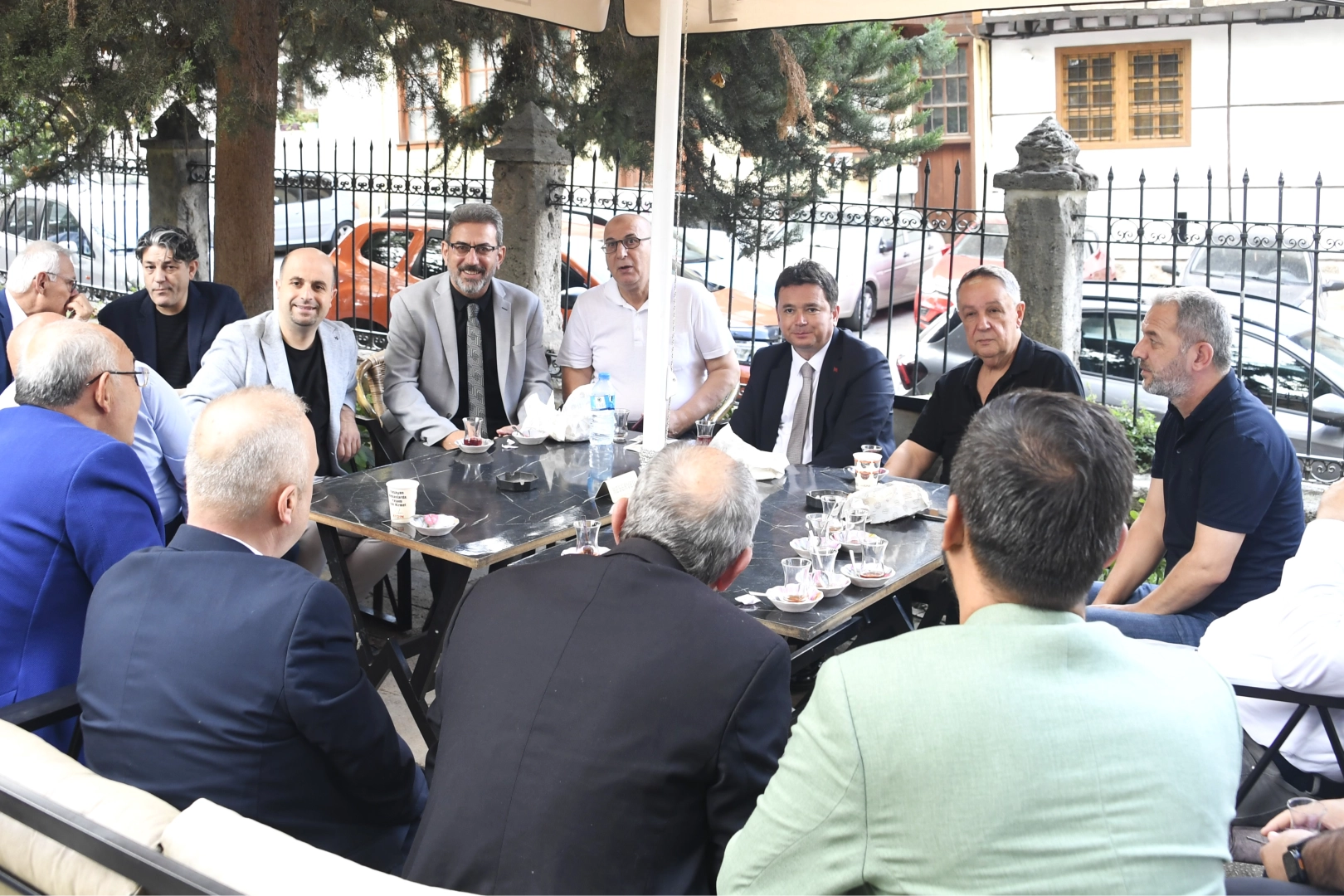 Osmangazi’de mahalle ziyaretleri sürüyor