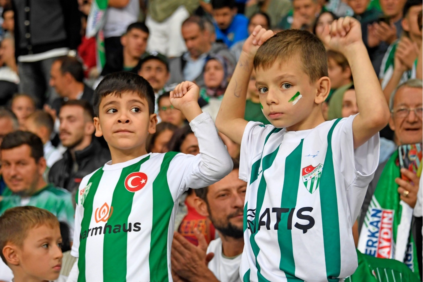 Osmangazili miniklerden Bursaspor’a büyük destek