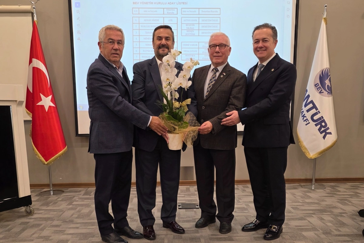 BALKANTÜRK Eğitim Vakfı'nda bayrak değişimi