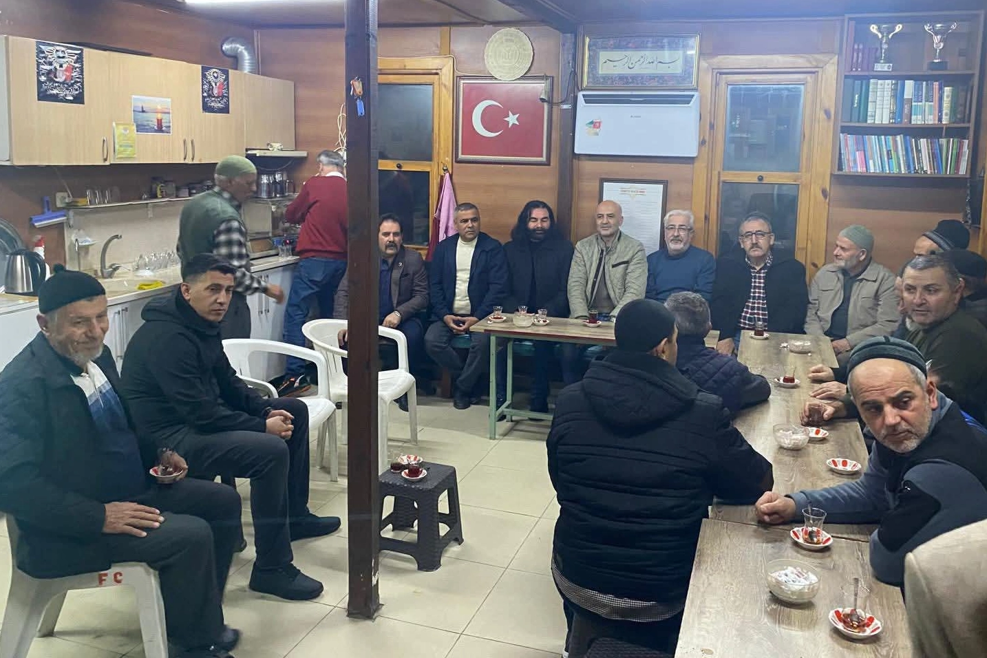 Gürsu'da MHP'liler vatandaşlarla buluştu