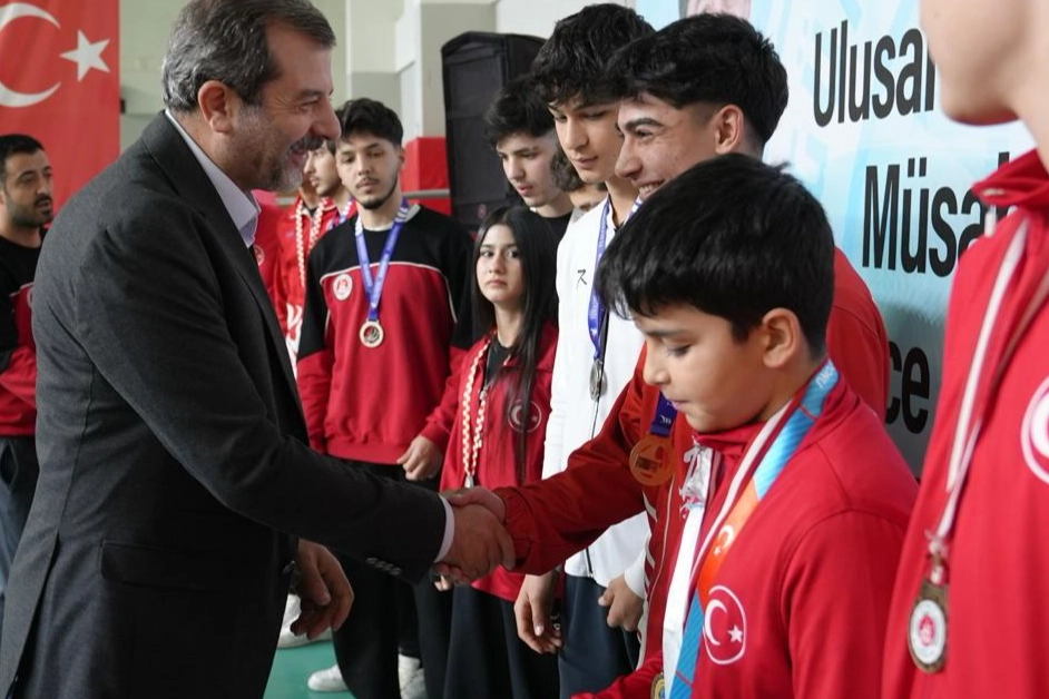 Gürsu’nun sporcularına ödül yağdı