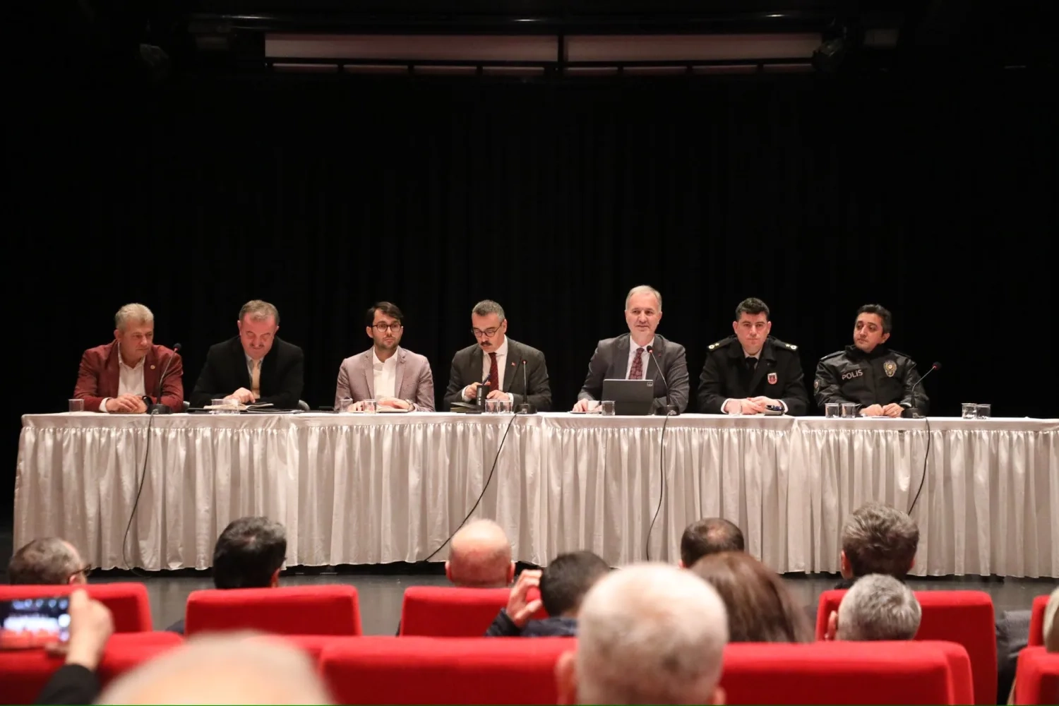 İnegöl’de 116 muhtarla istişare toplantısı yapıldı