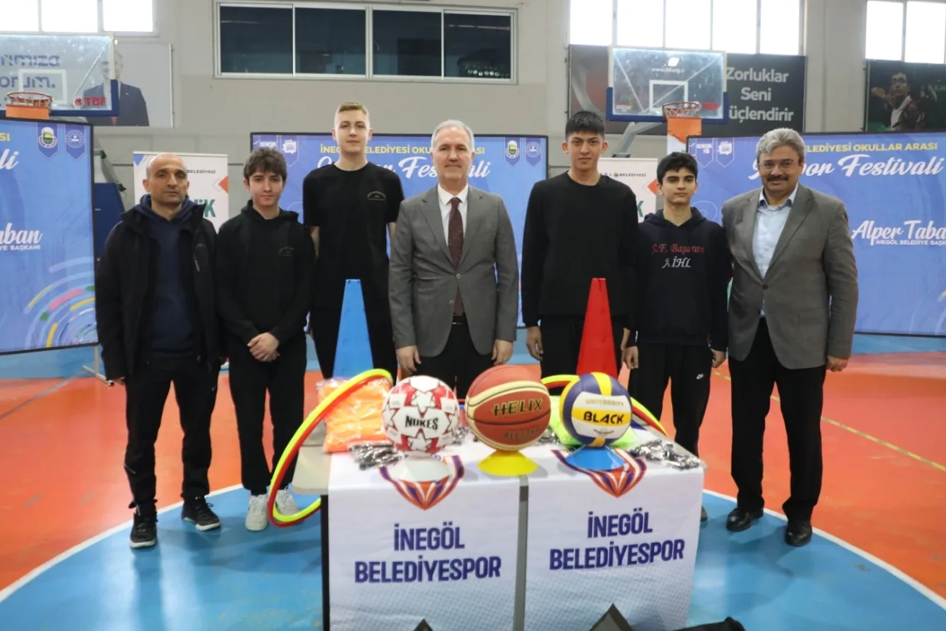 İnegöl'de 80 okula 700 bin TL’lik spor malzemesi desteği