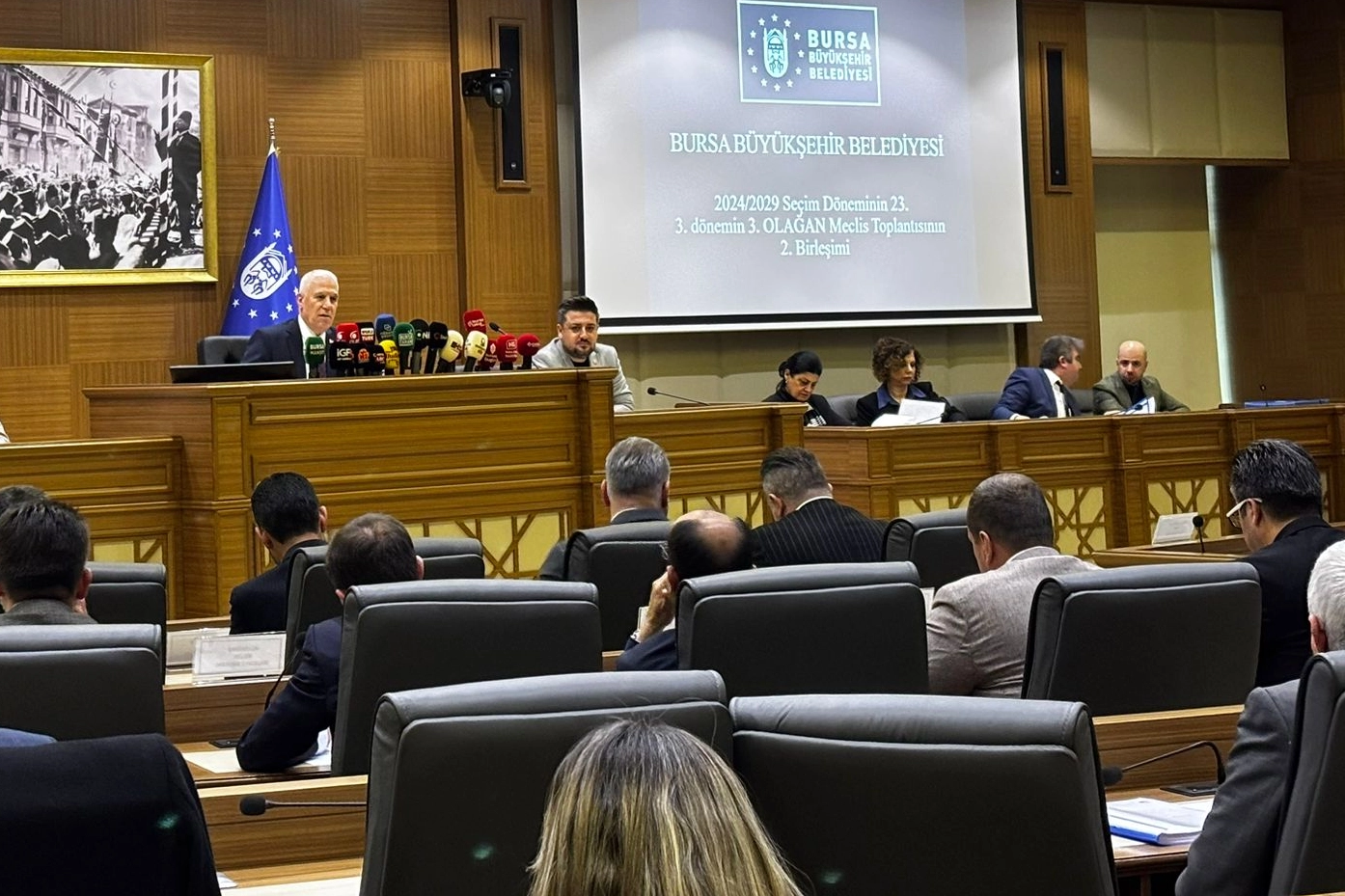 Bursa Büyükşehir Meclisi’nde tansiyon yükseldi!