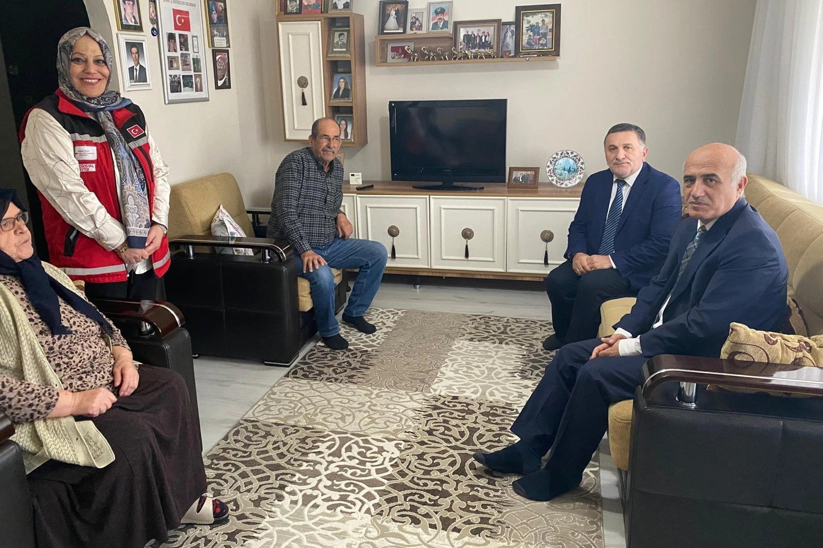 Gemlik Kaymakam Canbaba’dan şehit aileleri ve gazilere Ramazan ziyareti