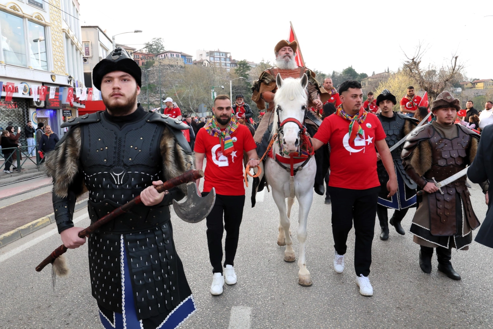 Bursa’da tarihi rotada anlamlı yürüyüş