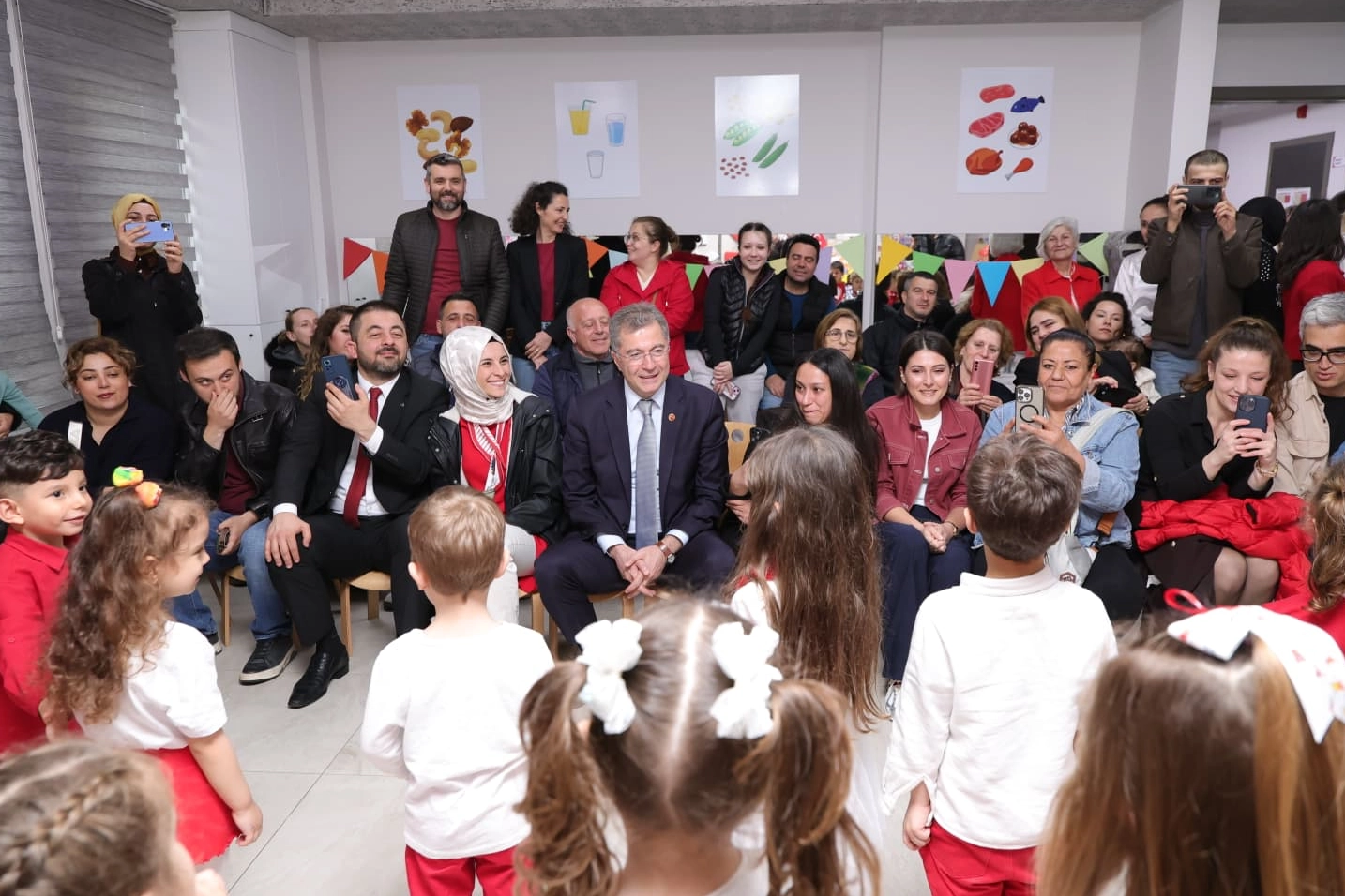Osmangazi'nin kreşlerinde 23 Nisan sevinci