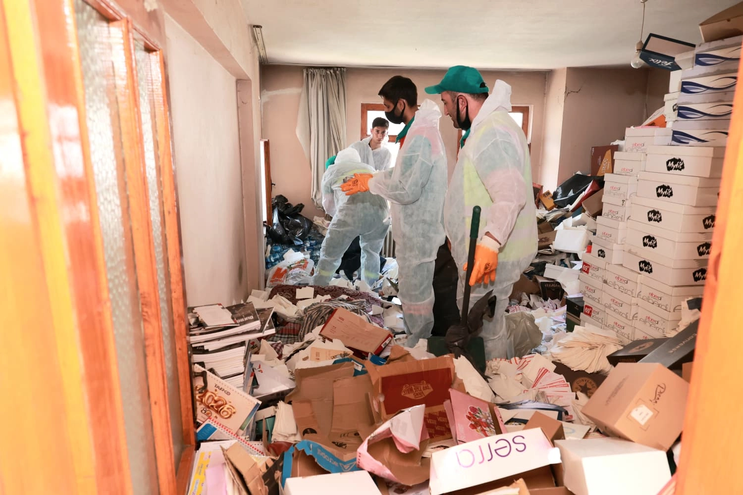 Osmangazi’de çöp ev temizlendi, mahalle rahatladı