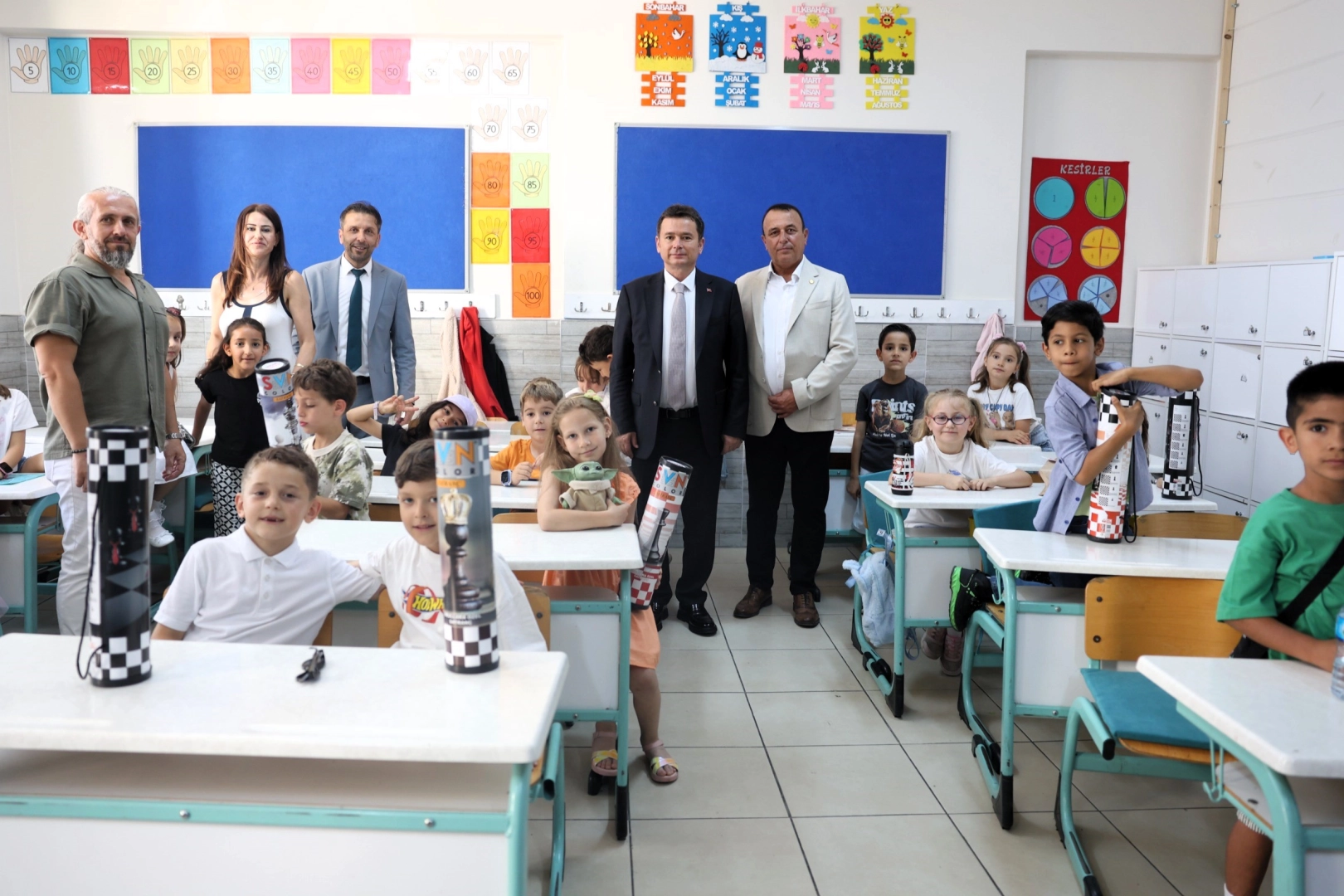Osmangazi'de Başkan Aydın çocukların karne heyecanına ortak oldu