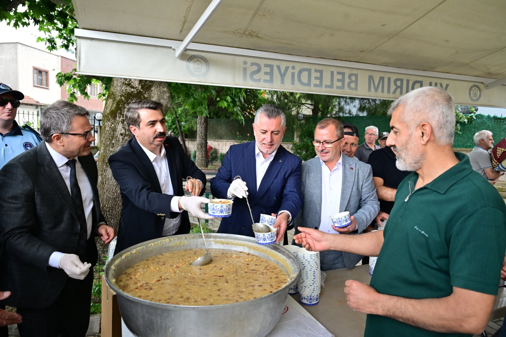 Yıldırım'da Başkan Yılmaz'dan hem ziyaret, hem bereket
