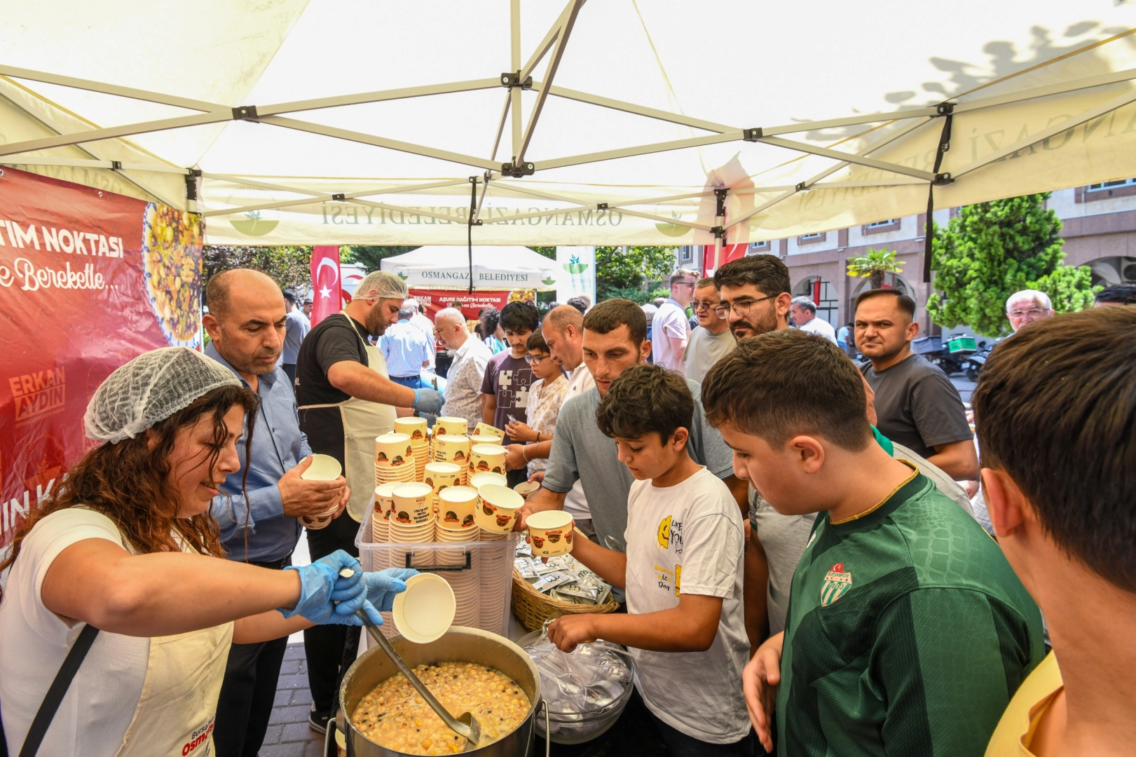 Osmangazi’de aşure geleneği yaşatılıyor