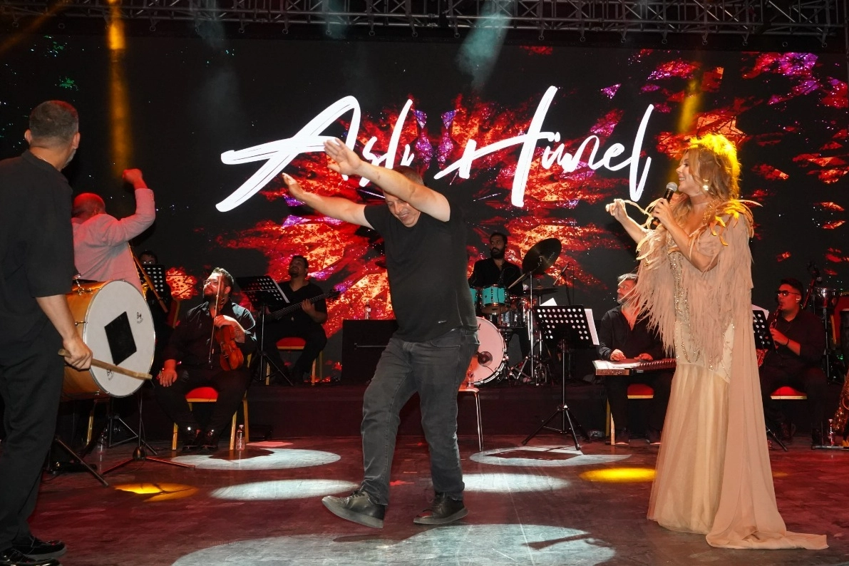 Uluslararası Bursa Festivali’nde Aslı Hünel rüzgarı