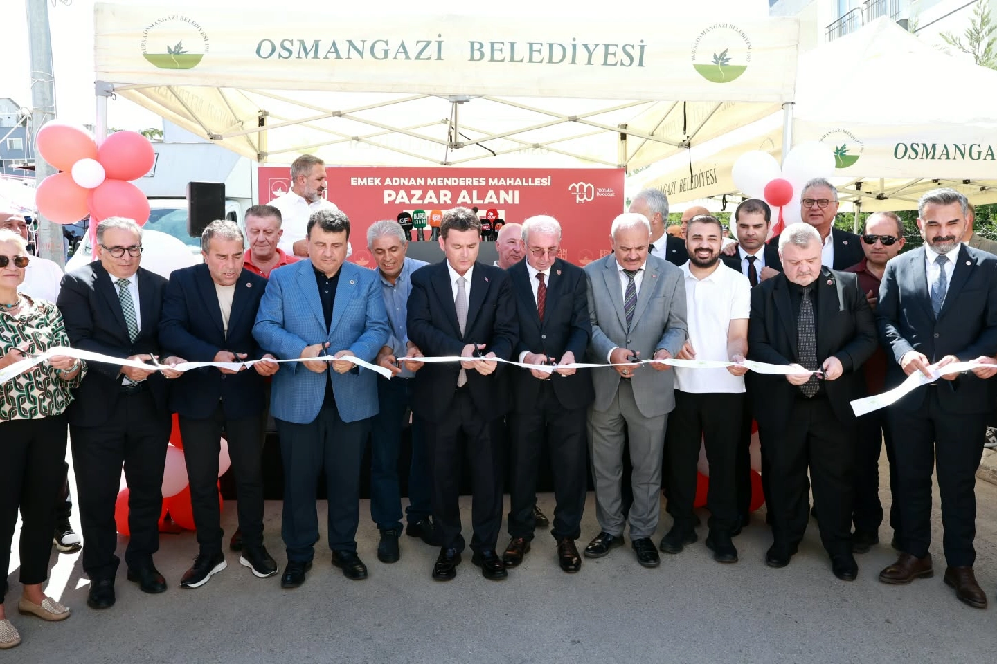 Osmangazi’de modern bir pazar alanı daha hizmete girdi