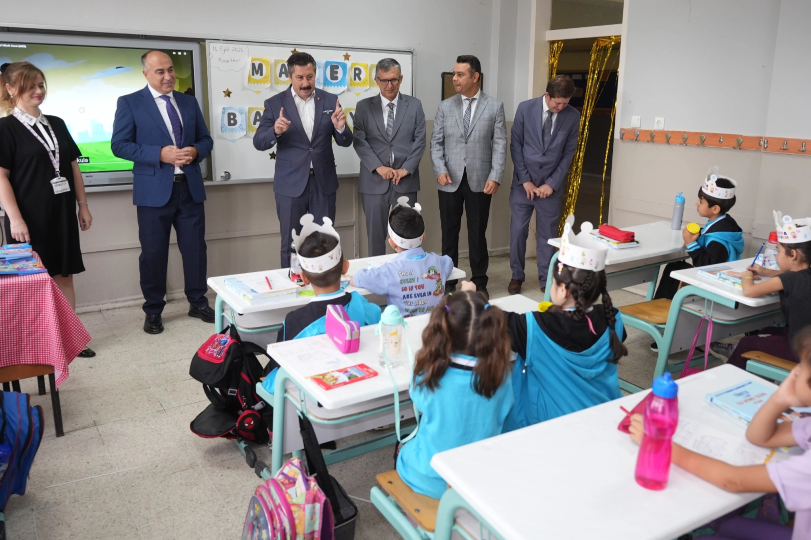 Yenişehir'de öğrenci olduğu okulu Başkan olarak ziyaret etti
