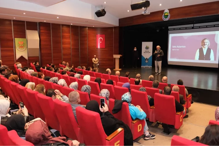 İnegöl’de Aile Okulu Seminerleri Sıtkı Aslanhan’la başladı