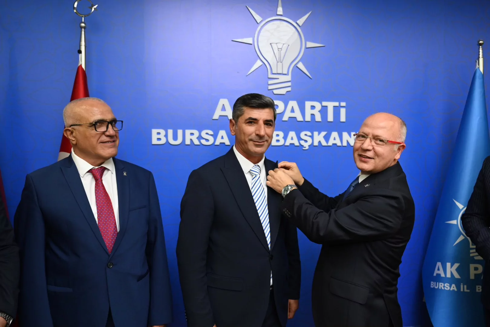Yenişehir’de 2 belediye meclis üyesi AK Parti’ye katıldı
